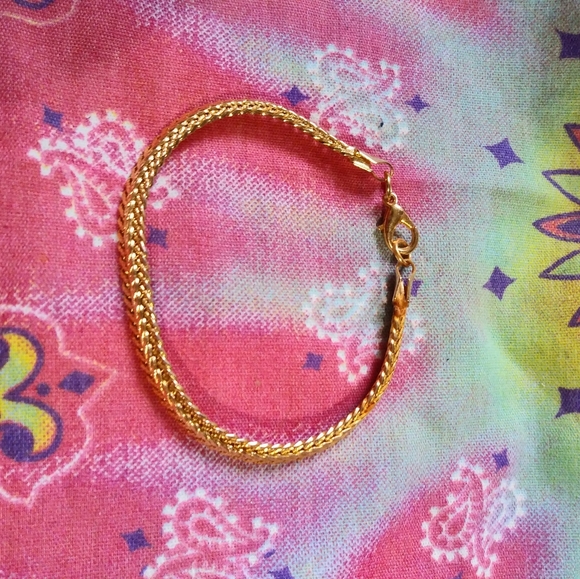 Simple Gold Bracelet - Picture 2 of 7